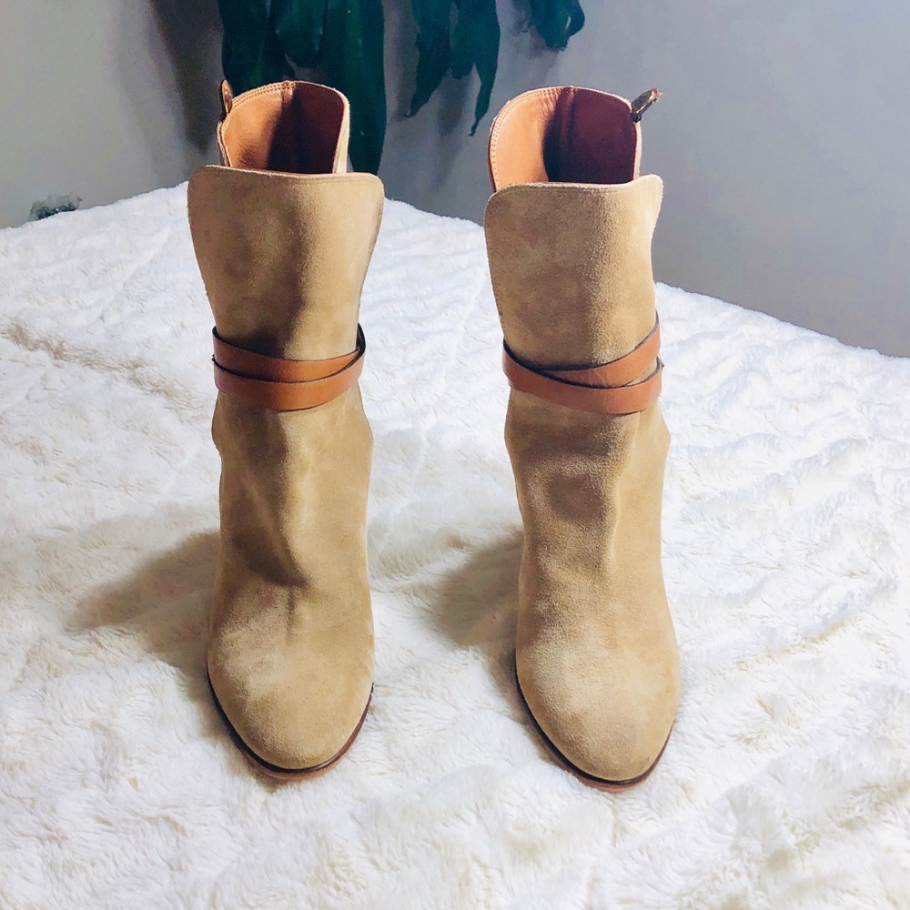 🥂HP🥂NWOT! Chloe Fold Over Suede Ankle Boots - Picture 3 of 8